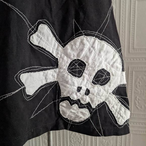 Fluide black dress with white skull detail, small t-shirt dress - Picture 8 of 12